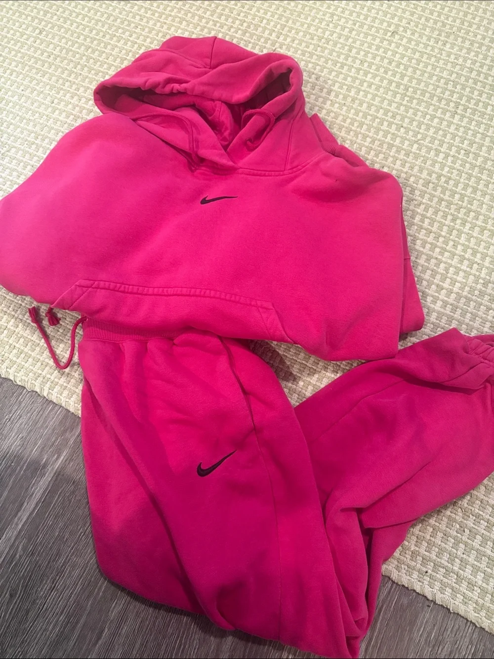 Nike Bright Pink Fleece Hoodie & Joggers Set